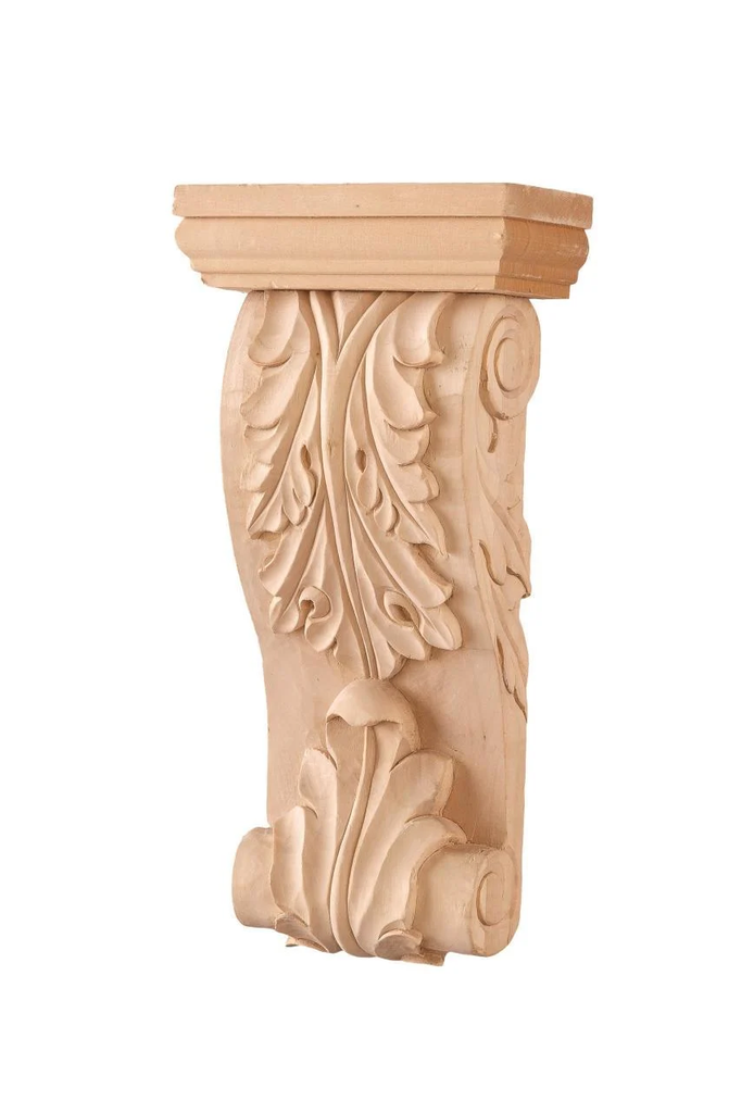 Wood decorative capitel with sculptures