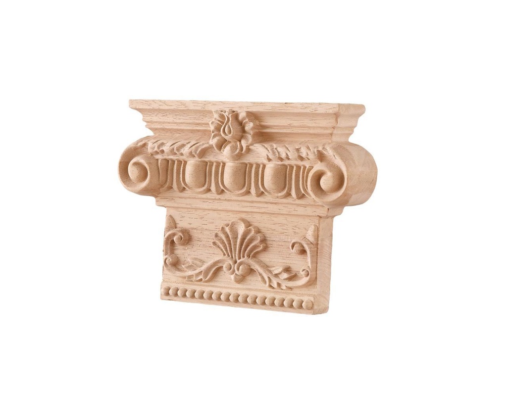 Wood decorative capitel with sculptures