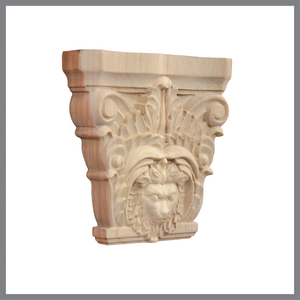 Wood decorative capitel with sculptures