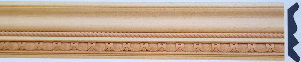 Cornisa made of carved wood