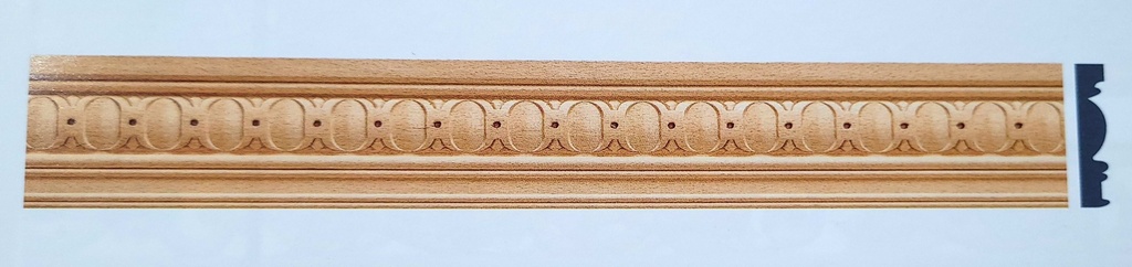 Cornisa made of carved wood